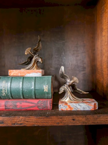 Alix, le presse livres en marbre N°546