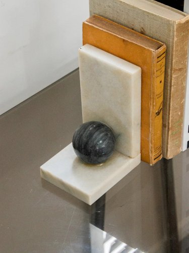 Alix, le serre-livres en marbre N°126