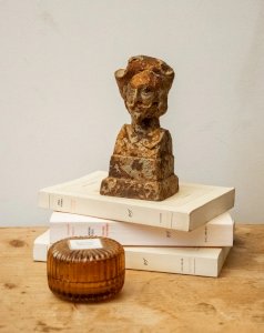 Alix, the metal bookend No. 532