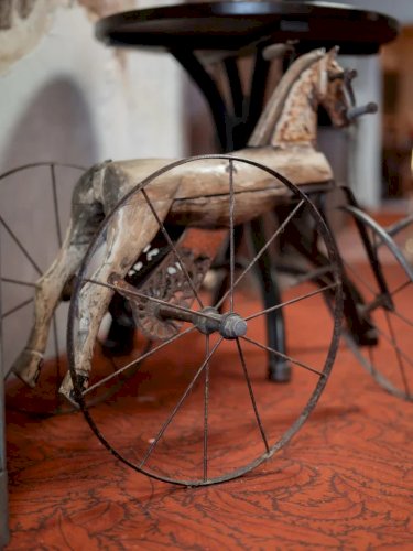 Alix, le tricycle ancien en bois N°449