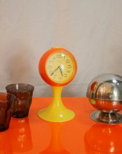 Alix, l'horloge seventies en plastique N°591