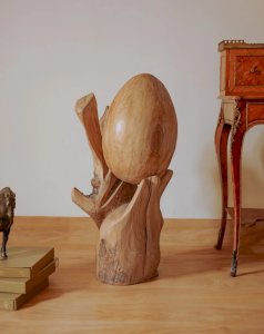 Alix, the decorative wooden egg No. 572