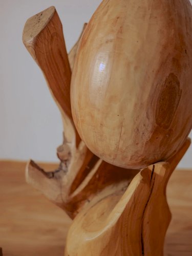 Alix, l'œuf décoratif en bois N°572