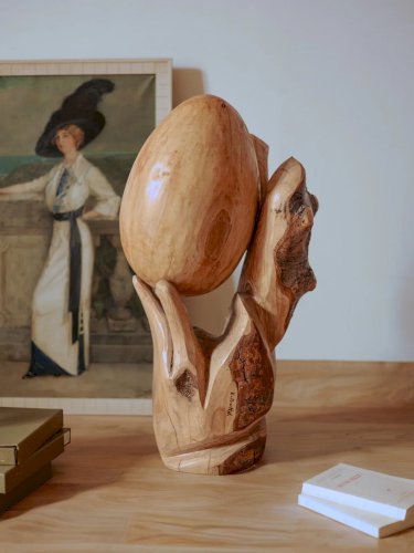 Alix, l'œuf décoratif en bois N°572