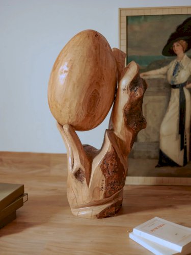 Alix, l'œuf décoratif en bois N°572
