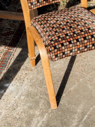 Alma, la chaise à carreaux N°323