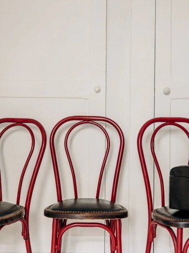 Alma, la chaise bistrot en métal N°647