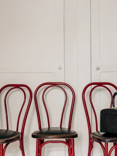 Alma, la chaise bistrot en métal N°647