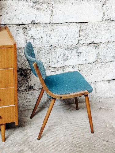 Alma, la chaise bleu en tissu N°343