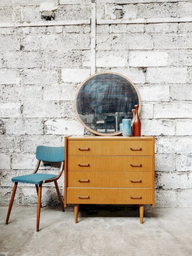 Alma, la chaise bleu en tissu N°343