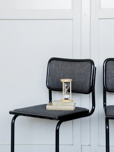 Alma, la chaise Breuer noire N°586