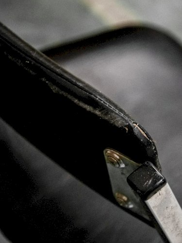 Alma, la chaise chromée N°708