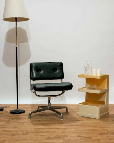 Alma, la chaise Eames en cuir N°533