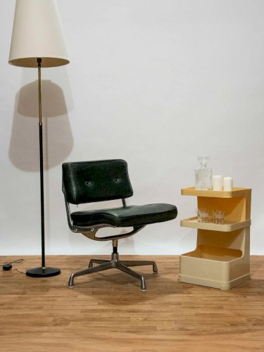 Alma, la chaise Eames en cuir N°533