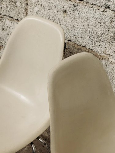 Alma, la chaise Eames en métal N°587