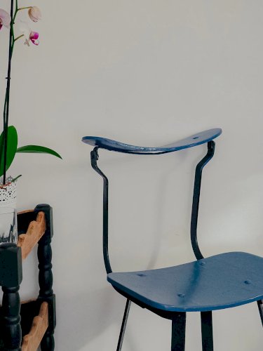 Alma, la chaise en acier N°1084