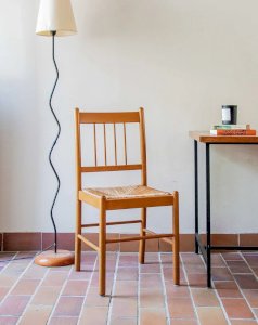 Alma, the wooden and straw chair No. 452