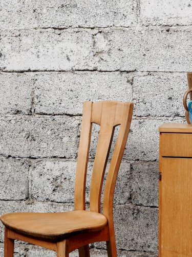 Alma, la chaise en bois N°220