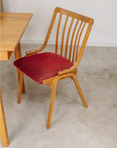 Alma, la chaise en bois N°48