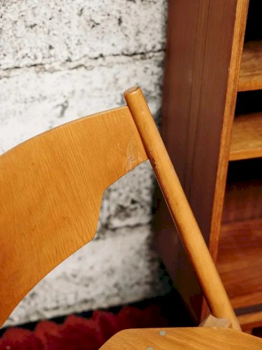 Alma, la chaise en bois N°54