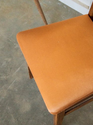 Alma, la chaise en bois orange N°326