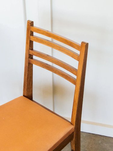 Alma, la chaise en bois orange N°326