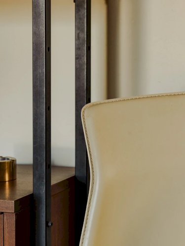 Alma, la chaise en cuir N°862