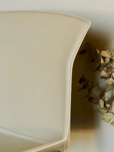 Alma, la chaise en cuir N°862