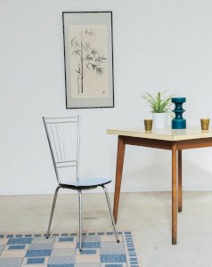 Alma, the Formica and metal chair No. 625