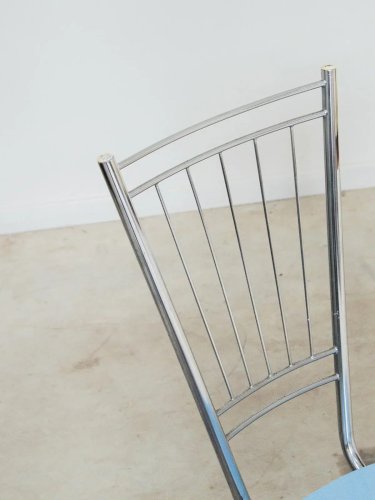 Alma, la chaise en formica et métal N°625