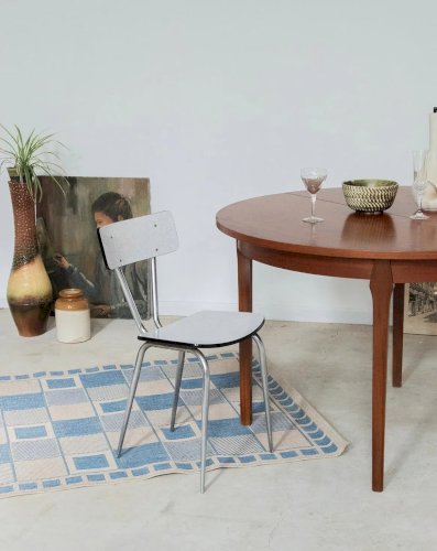 Alma, la chaise en formica N°619