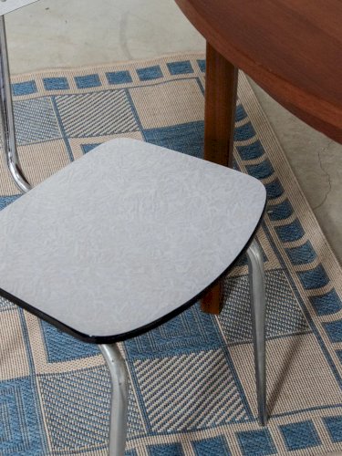 Alma, la chaise en formica N°619