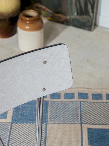 Alma, la chaise en formica N°619