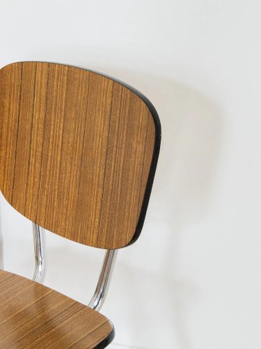 Alma, la chaise en formica N°627