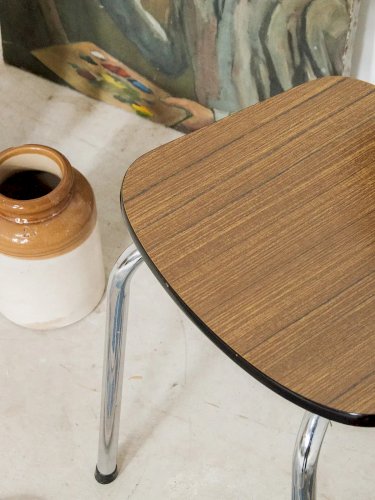 Alma, la chaise en formica N°627