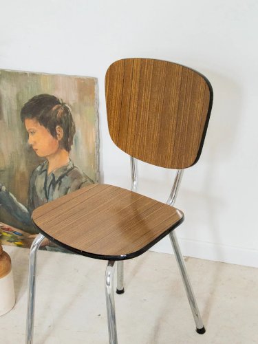 Alma, la chaise en formica N°627