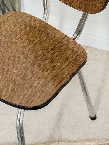 Alma, la chaise en formica N°627