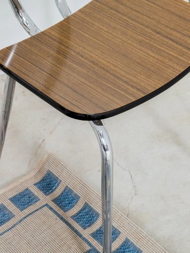 Alma, la chaise en formica N°630