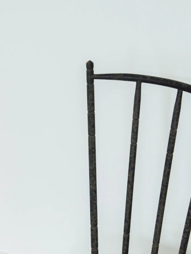 Alma, la chaise en métal N°518