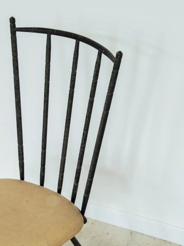 Alma, la chaise en métal N°518