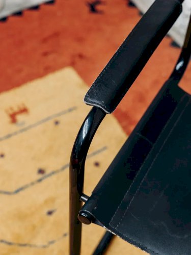 Alma, la chaise en métal N°520