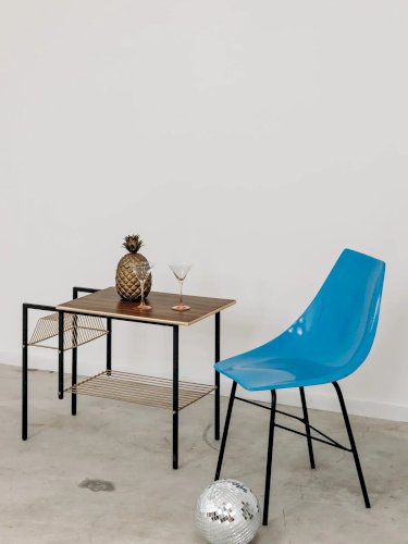 Alma, la chaise en métal N°521