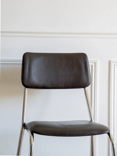 Alma, la chaise en métal N°524