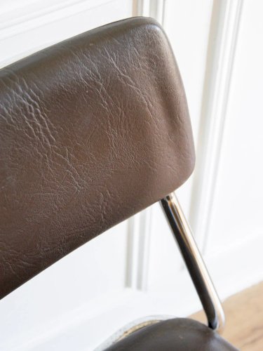 Alma, la chaise en métal N°524