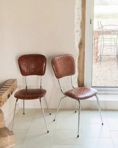 Alma, la chaise en métal N°545