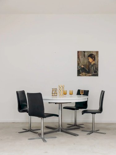 Alma, la chaise en métal N°568