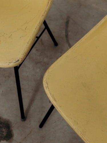 Alma, la chaise en métal N°577