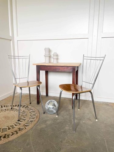 Alma, la chaise en métal N°583