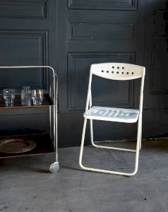 Alma, the metal chair No. 600