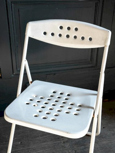 Alma, la chaise en métal N°600